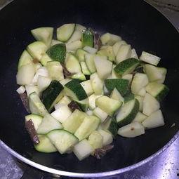 梦见吃瓜焖土豆,瓜香土豆焖，揭秘潜意识中的美食诱惑