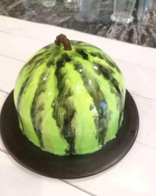 吃瓜局蛋糕,甜蜜邂逅，共享欢乐时光