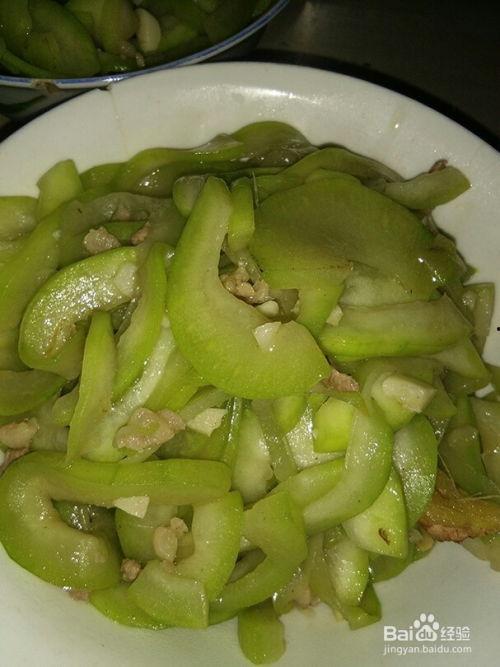 炒个葫芦瓜吃,炒葫芦瓜，简单易做，清爽可口