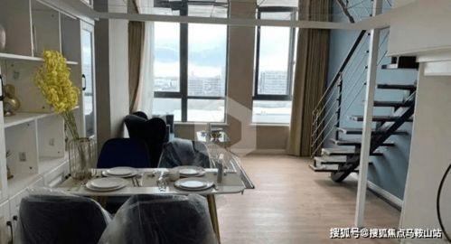 吃瓜乐家公寓门口,繁华都市中的一抹悠闲风景